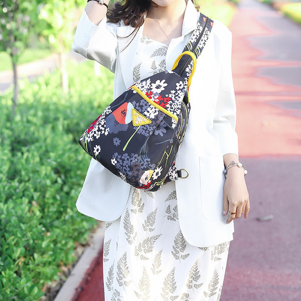 Uue mudeli lillemotiividega naiste tekstiilist seljakott