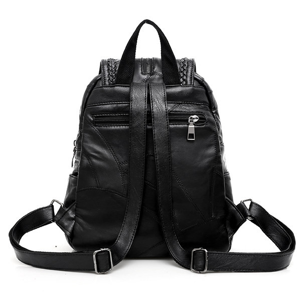 Naiste nahast seljakott esitasku ja tutiga