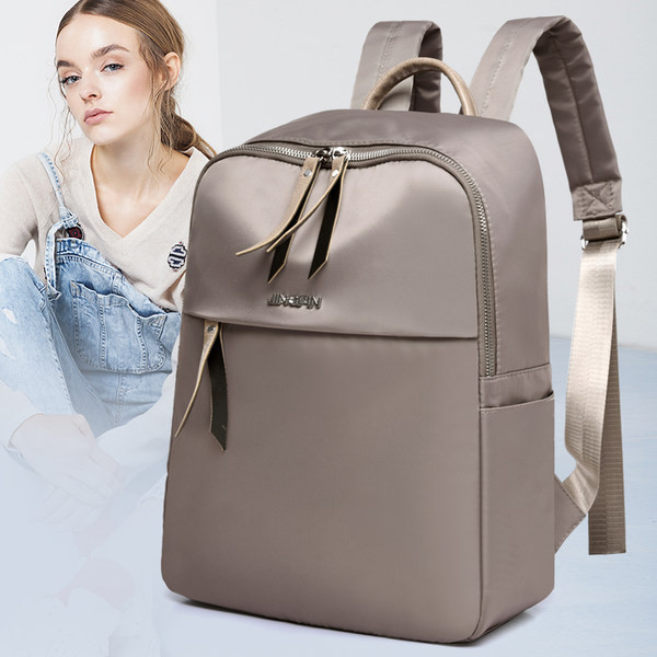 Νέο μοντέλο γυναικείο σακίδιο πλάτης με μεταλλική διακόσμηση