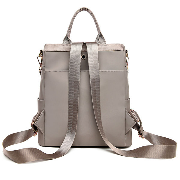 Naiste nahast seljakott eesmise lukuga - kahte värvi