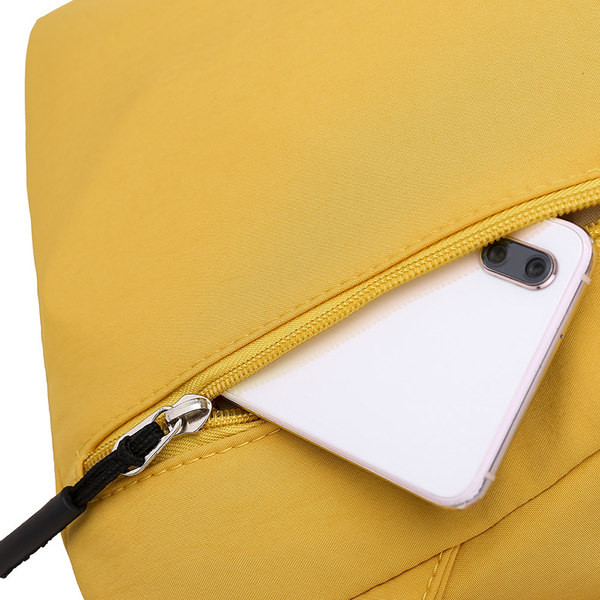 Väike tekstiilist seljakott kahte tüüpi sangadega