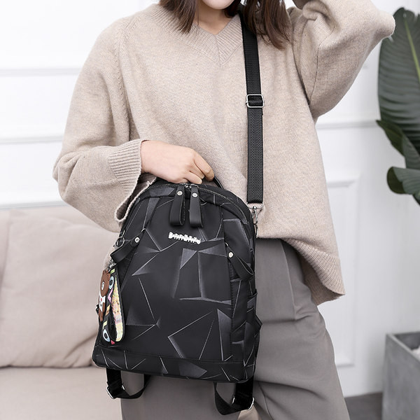 Γυναικείο υφασμάτινο σακίδιο πλάτης με μπρελόκ