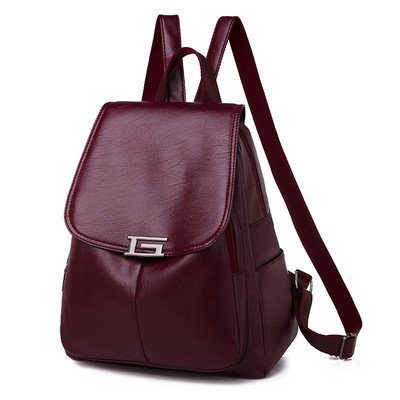 Aktuális női bőr hátizsák fém elemes sima modellel