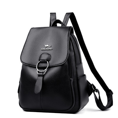 Γυναικείο σακίδιο πλάτης από συνθετικό δέρμα και μεταλλική διακόσμηση