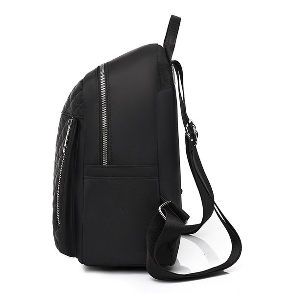 Stiilne naiste seljakott, mis on valmistatud tekstiilist lihtsast mudelist