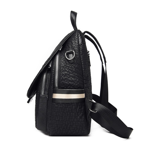 Naiste aktuaalne nahast seljakott metallelemendiga