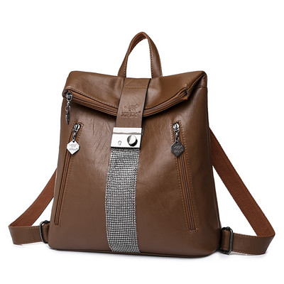 Γυναικείο σακίδιο πλάτης από οικολογικό δέρμα με μεταλλικό κούμπωμα και διακόσμηση