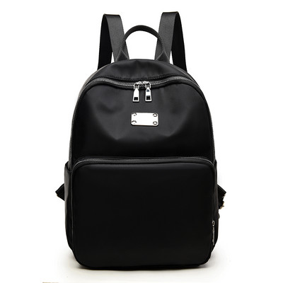 Naiste nahast seljakott eesmise lukuga musta värvi