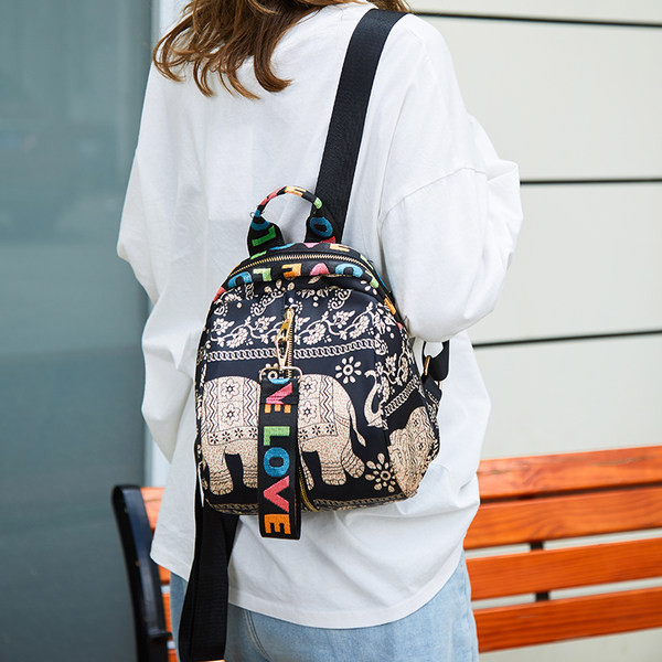 Väike tekstiilist seljakott värvilise mustriga - mitu mudelit