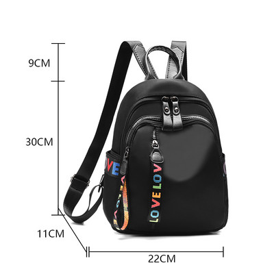 Női bőr hátizsák fekete színű feliratokkal