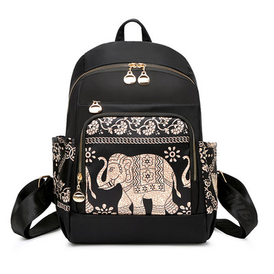 Moodne naiste tekstiilist seljakott erinevates mudelites