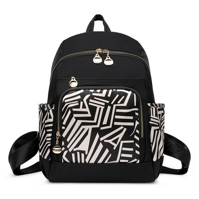 Moodne naiste tekstiilist seljakott erinevates mudelites