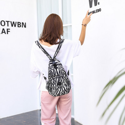 Γυναικείο σακίδιο με μπροστινή τσέπη - πολλά μοντέλα