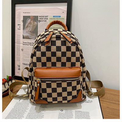 Moodne naiste seljakott neljas värvitoonis