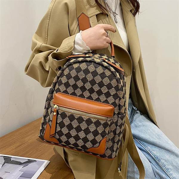 Moodne naiste seljakott neljas värvitoonis