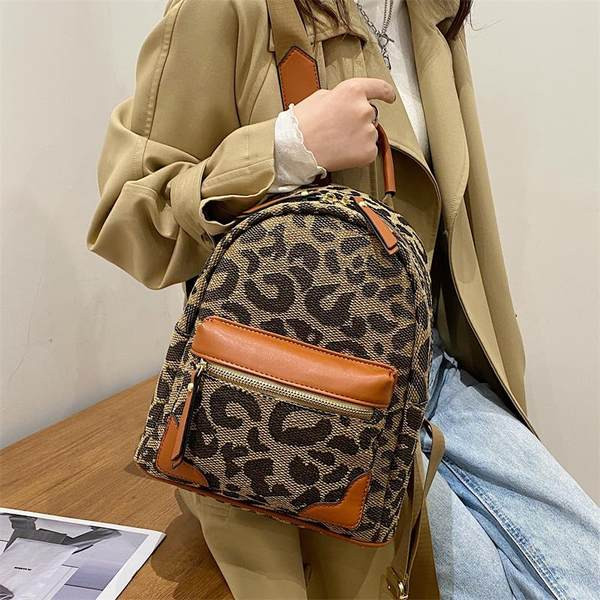 Moodne naiste seljakott neljas värvitoonis