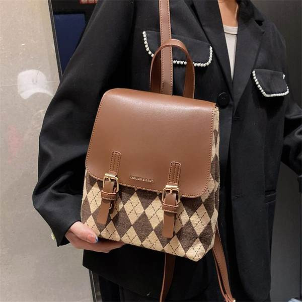 Naiste igapäevane pandlaga seljakott