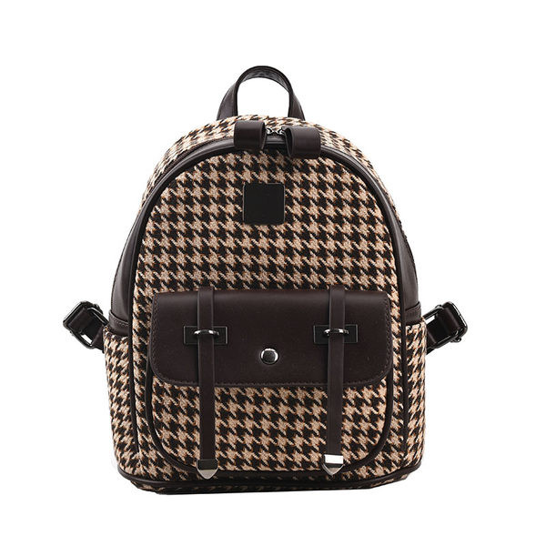 Kolmes värvitoonis väike esitaskuga naiste seljakott