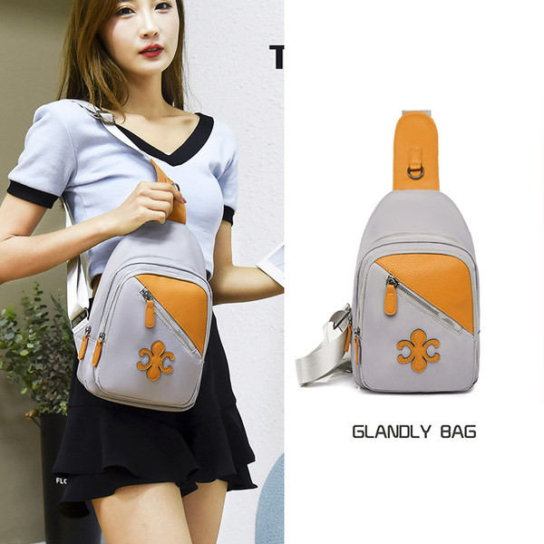 Kolmes värvitoonis esitaskuga naiste seljakott