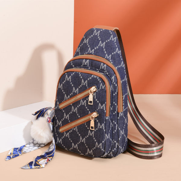 Női napi textil hátizsák cipzárral és emblémával