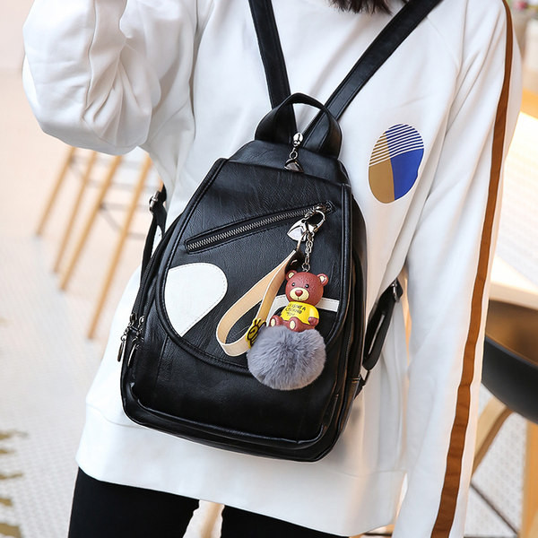 Naiste nahast kott võtmehoidjaga - musta värvi