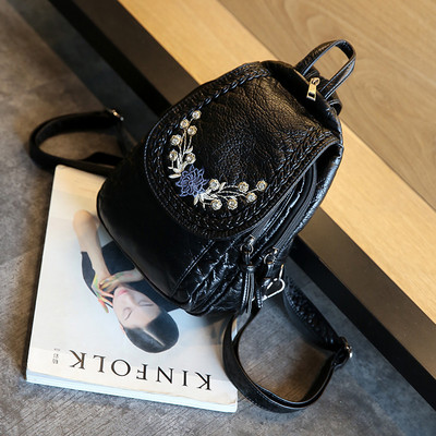 Igapäevane musta värvi naiste seljakott - mitu mudelit