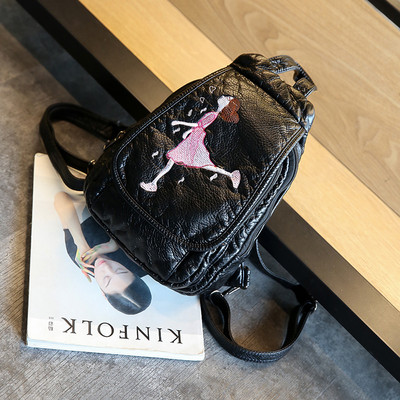 Igapäevane musta värvi naiste seljakott - mitu mudelit