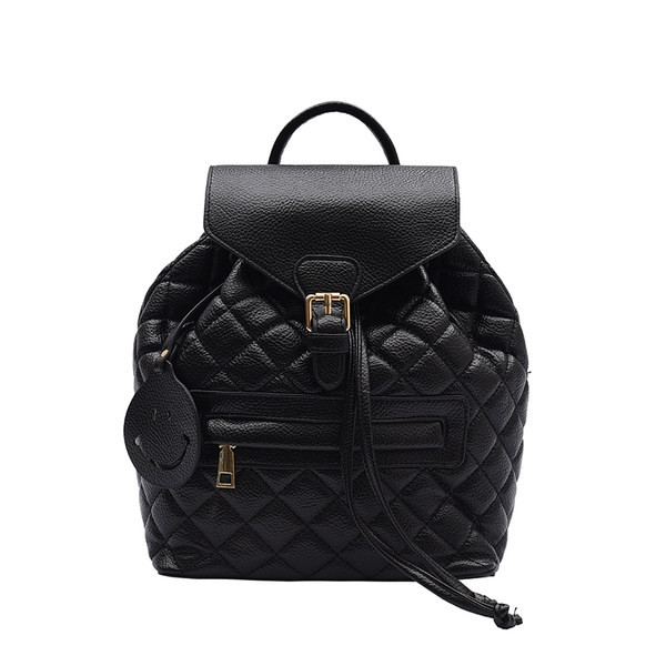 Női bőr hátizsák elülső zsebbel fehér és fekete színben