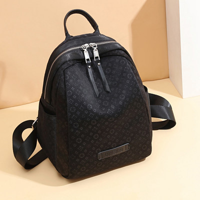 Lukuga naiste seljakott erinevates mudelites