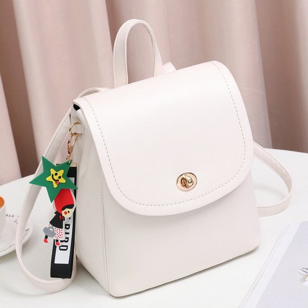 Дамска раница от еко кожа с метално  закопчаване