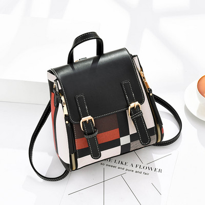 Moodne ruuduruuduline pandlaga seljakott erinevates mudelites