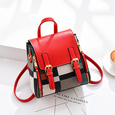 Moodne ruuduruuduline pandlaga seljakott erinevates mudelites