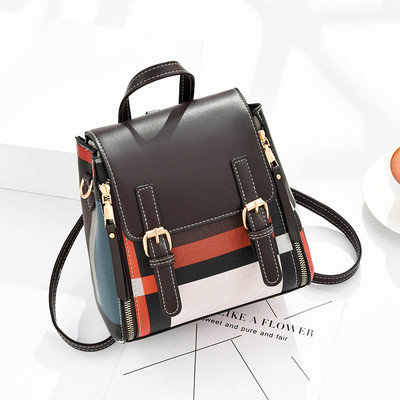 Moodne ruuduruuduline pandlaga seljakott erinevates mudelites