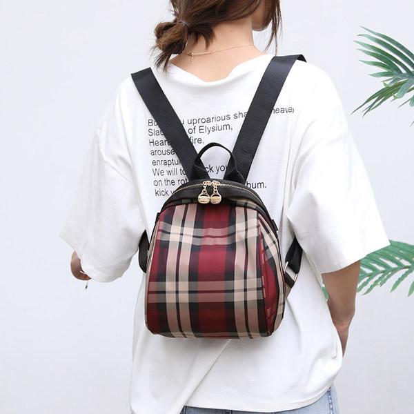 Moodne naiste ruuduline miniseljakott