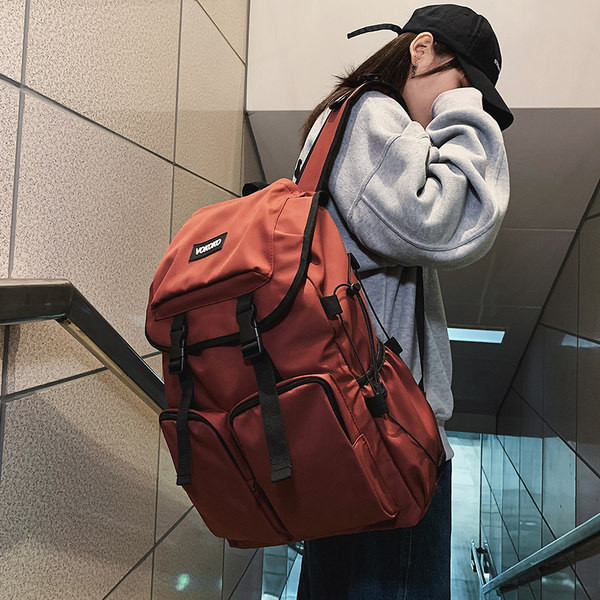 Igapäevane pandlate ja lukuga seljakott