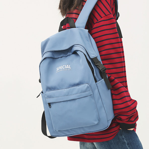 Modern női hátizsák felirattal és cipzárral