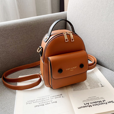 Naiste nahast seljakott kolmes värvitoonis esitaskuga