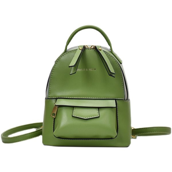 Női bőr hátizsák különböző színekben cipzárral