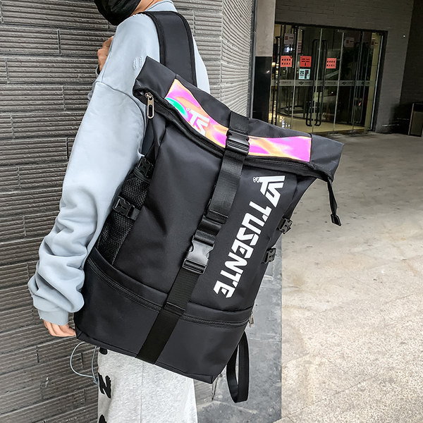 Sportlik ja igapäevane seljakott sobib nii meestele kui naistele