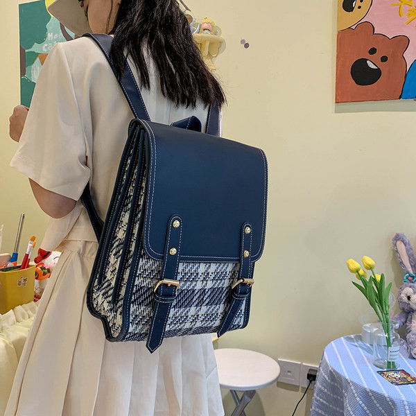 Naiste kandiline metallist pandlaga seljakott