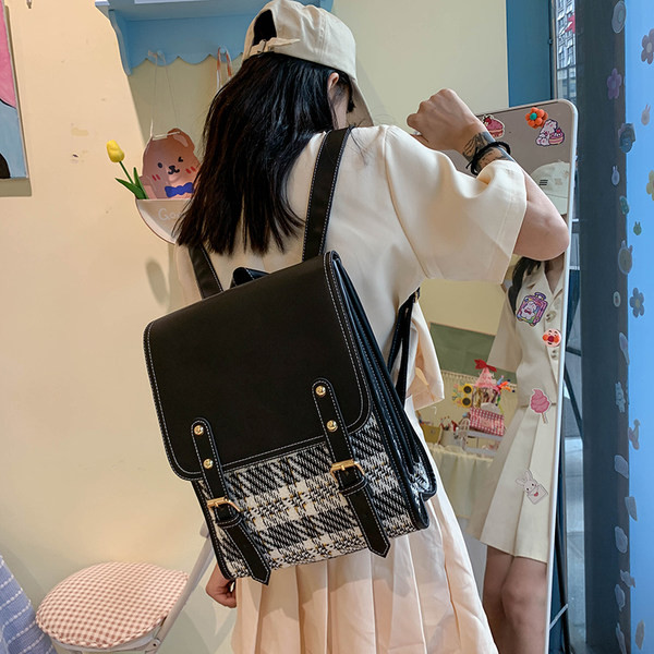 Naiste kandiline metallist pandlaga seljakott