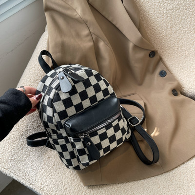 Γυναικείο σακίδιο πλάτης με μπροστινή τσέπη σε τρία χρώματα