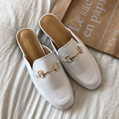 Дамски ежедневни кожени чехли с метална декорация