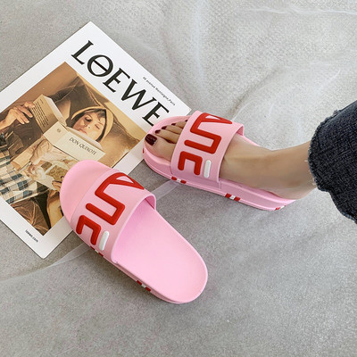 Дамски чехли с надпис в черен бял и розов цвят 