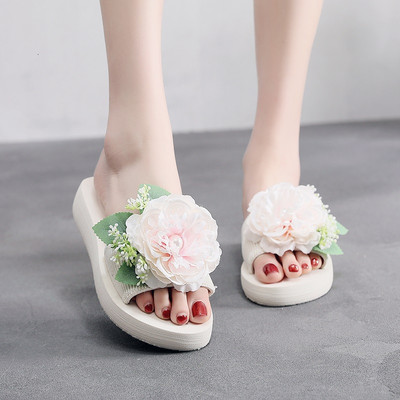 Дамски чехли с 3D елемент цвете 