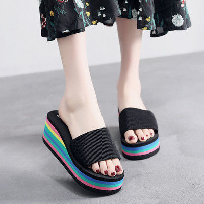 Ежедневни дамски чехли с цветна 6см платформа