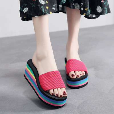 Ежедневни дамски чехли с цветна 6см платформа