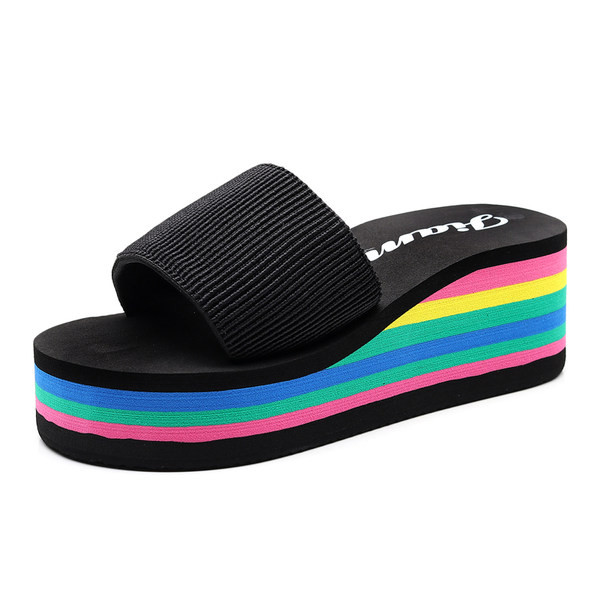 Ежедневни дамски чехли с цветна 6см платформа