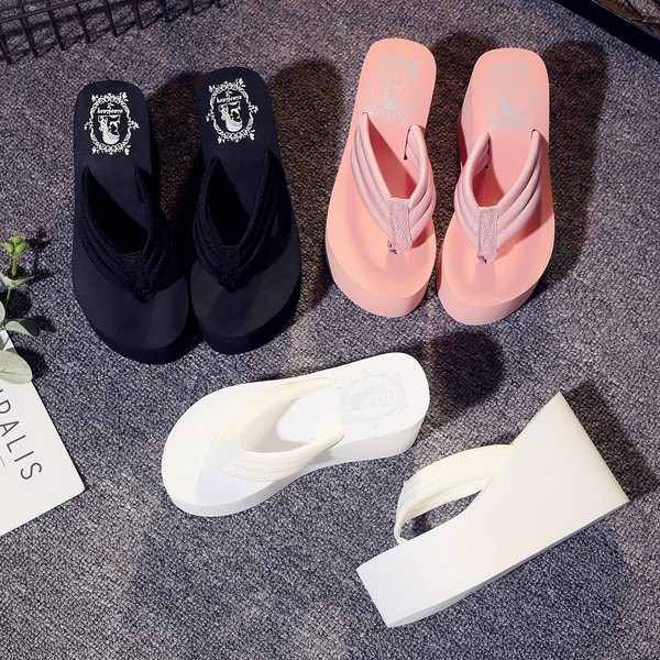 Ежедневни дамски чехли между пръста с висока платформа