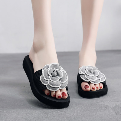 Нов модел ежедневни чехли с 3D елемент